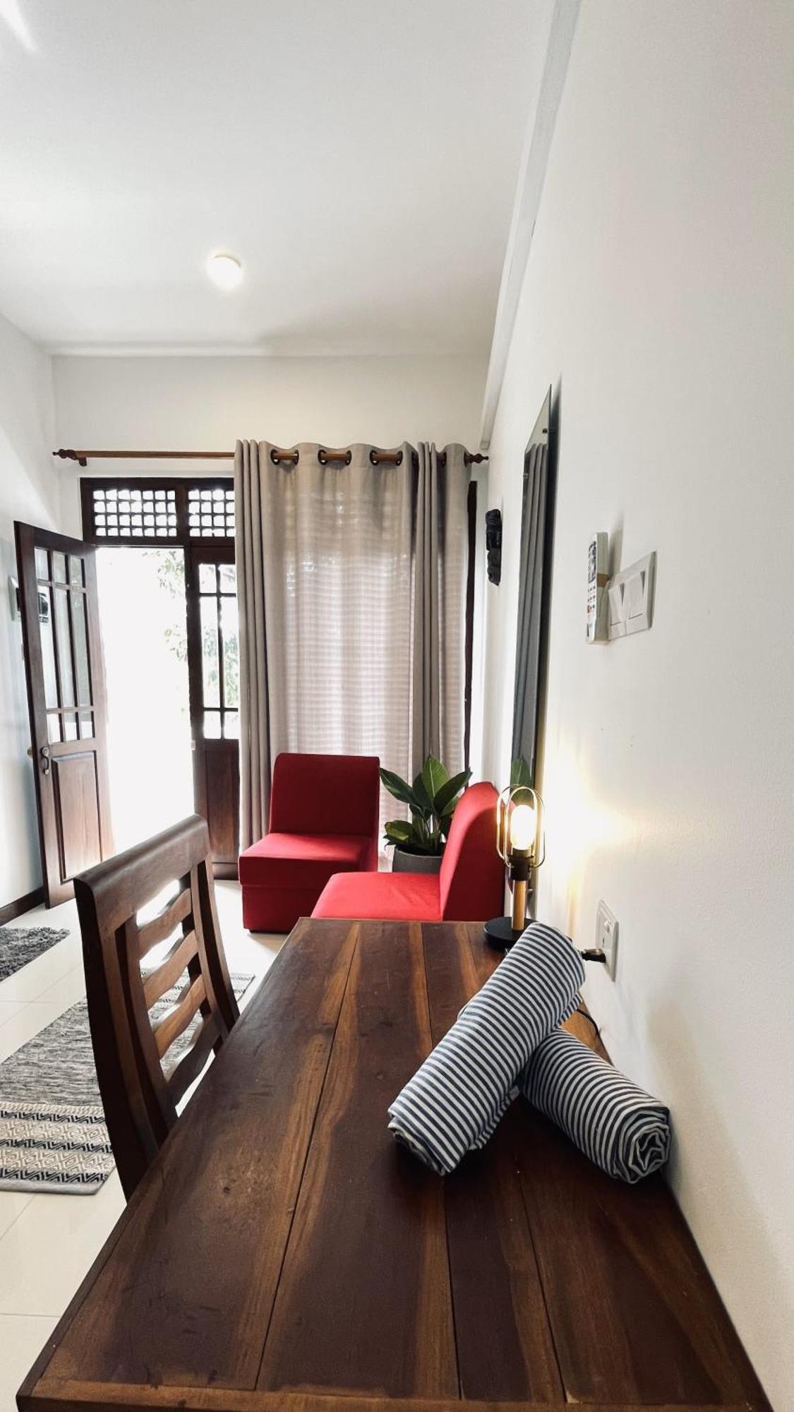 Oceanlife Surf Stay At Horizon Inn Weligama Exterior foto